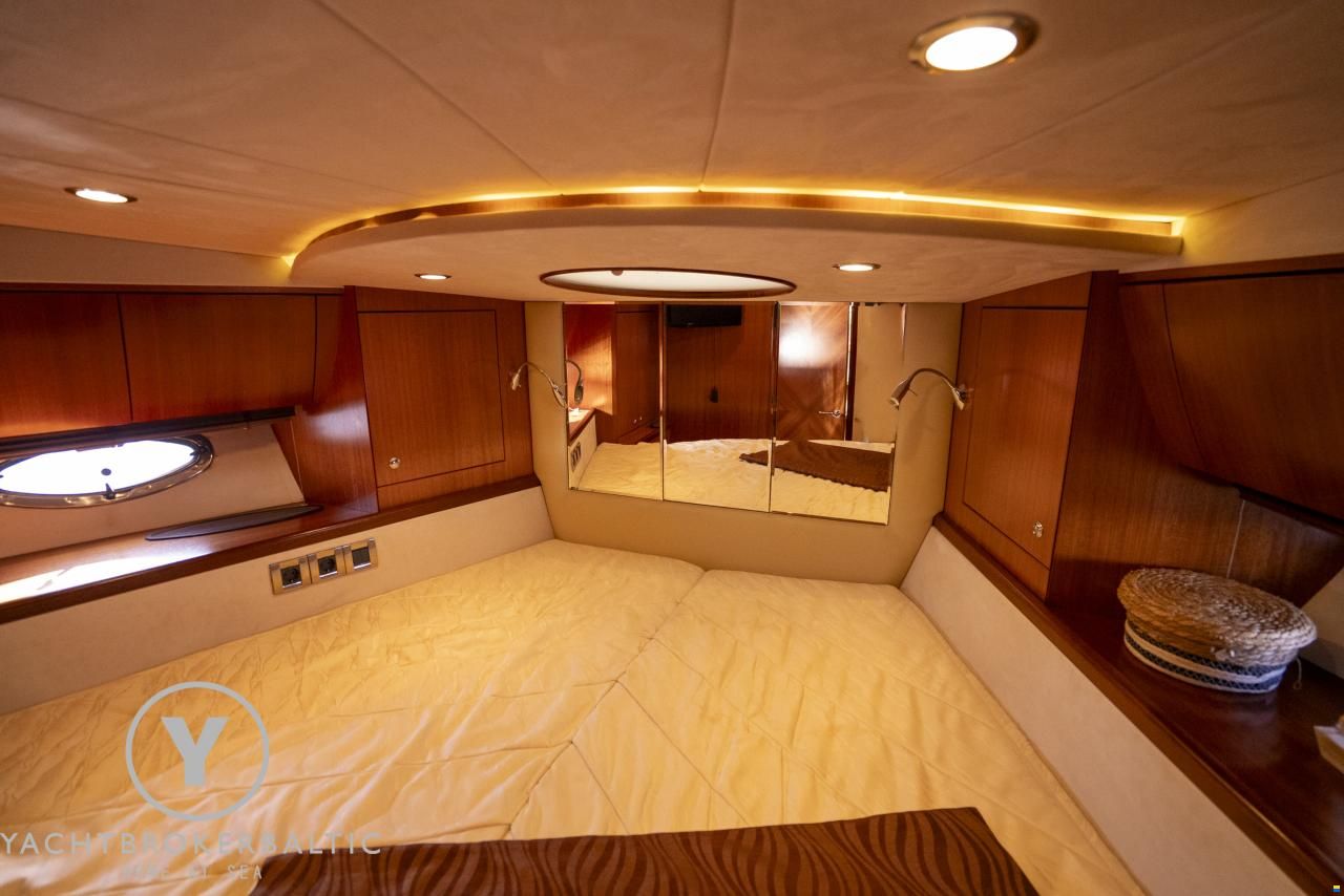 Galeon 440 fly