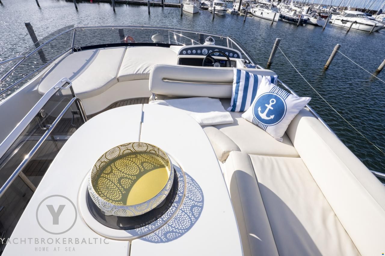 Galeon 440 fly
