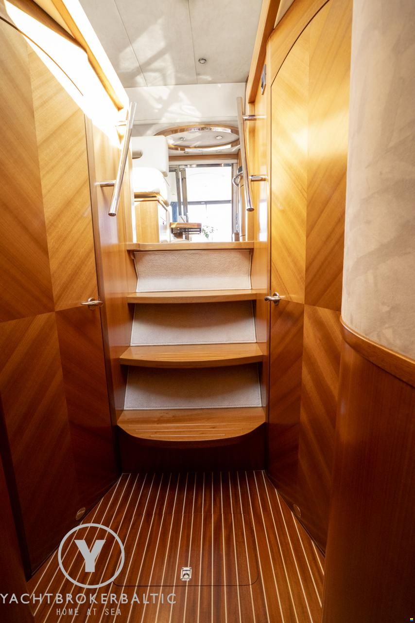 Galeon 440 fly