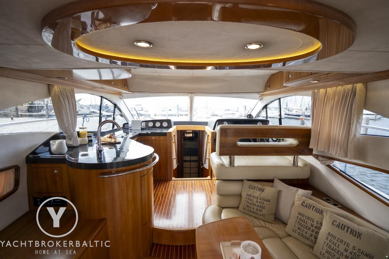 Galeon 440 fly