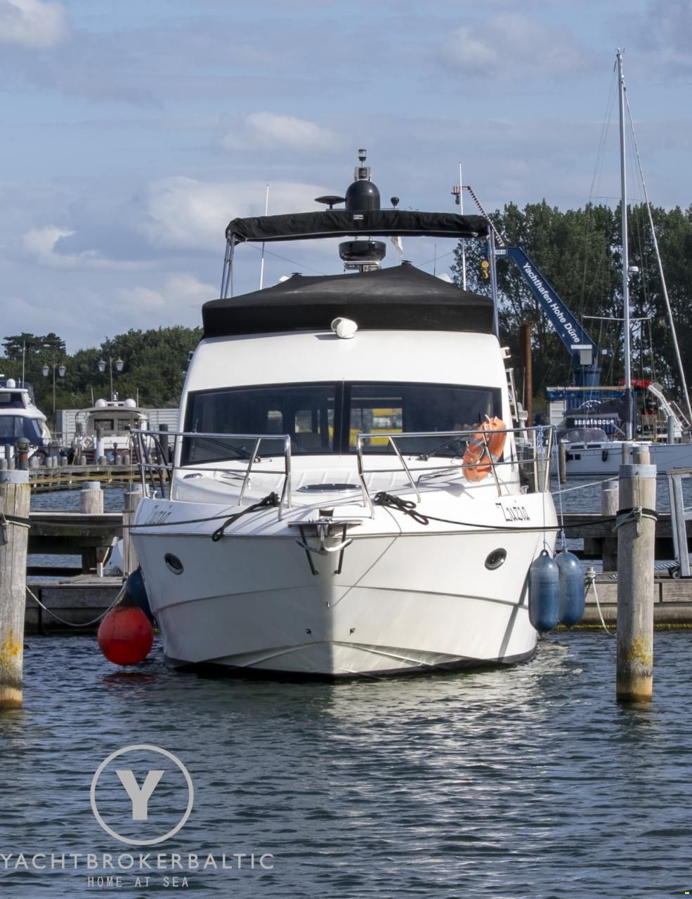 Galeon 440 fly