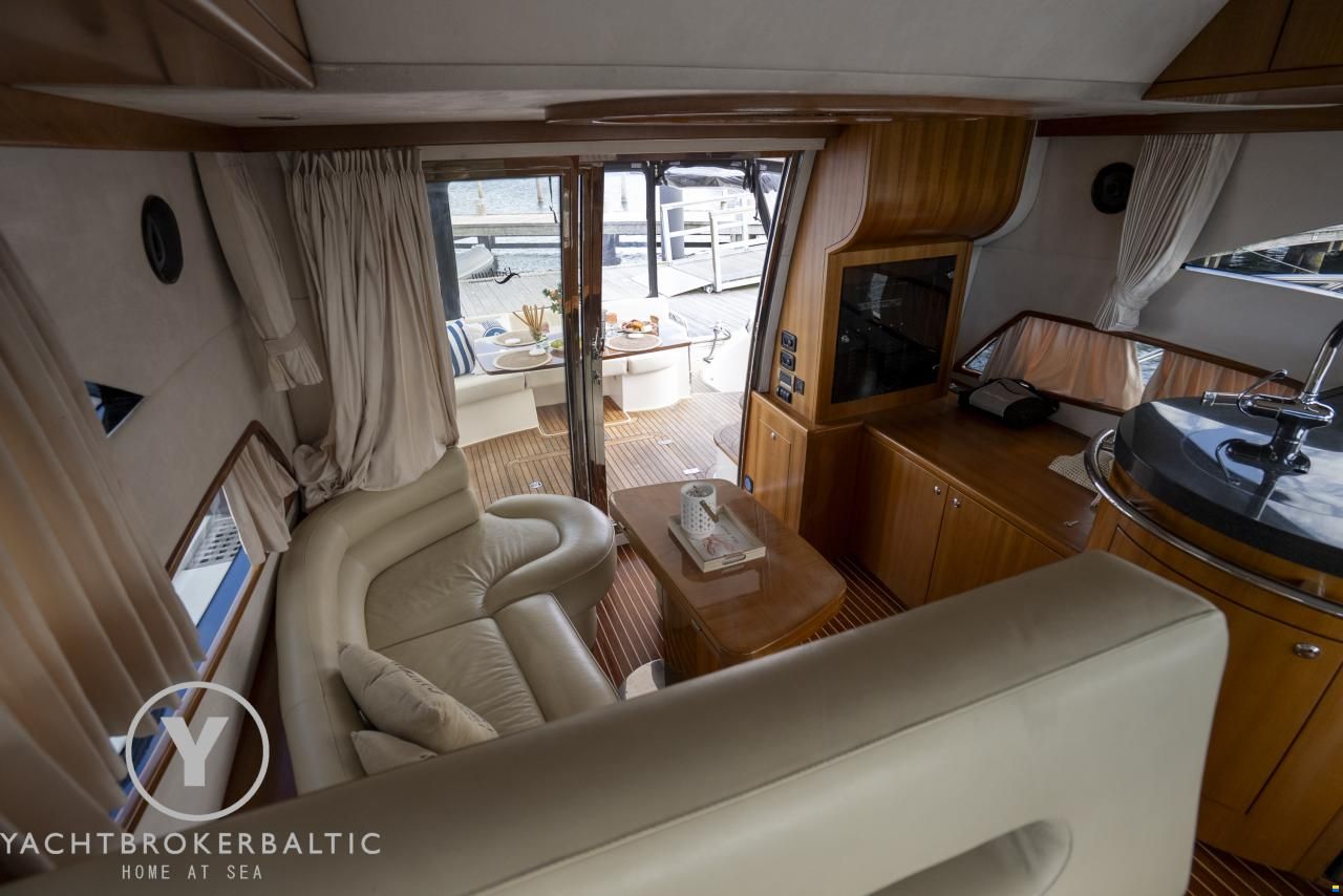 Galeon 440 fly
