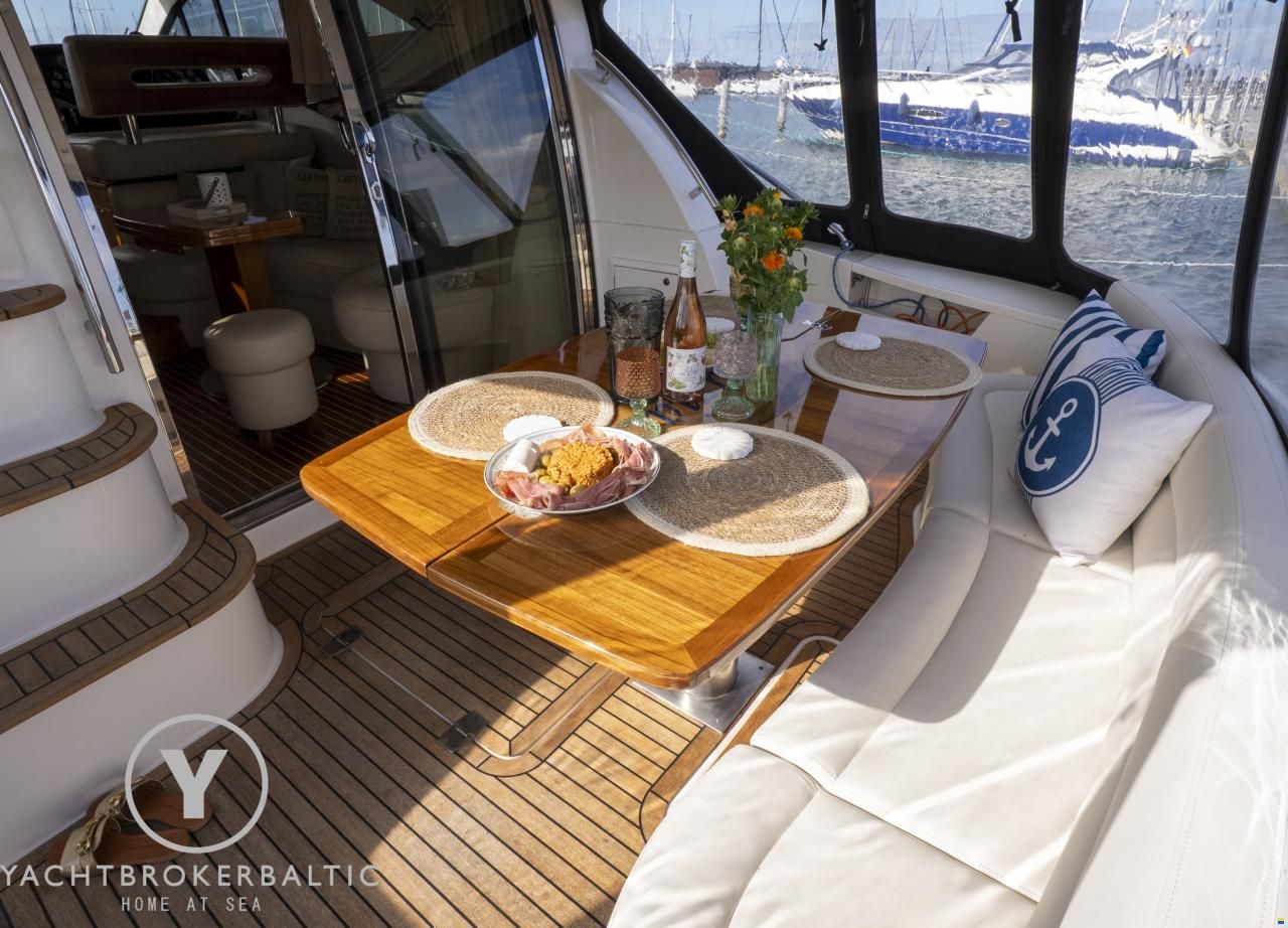 Galeon 440 fly