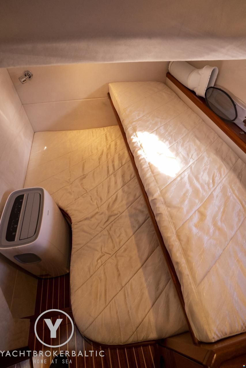 Galeon 440 fly