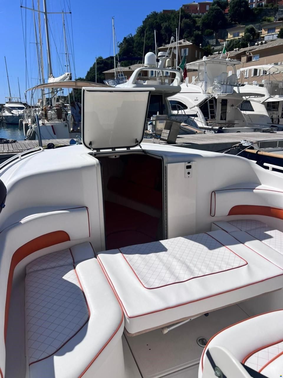 Wellcraft SCARAB 35 SPORT CUDDY