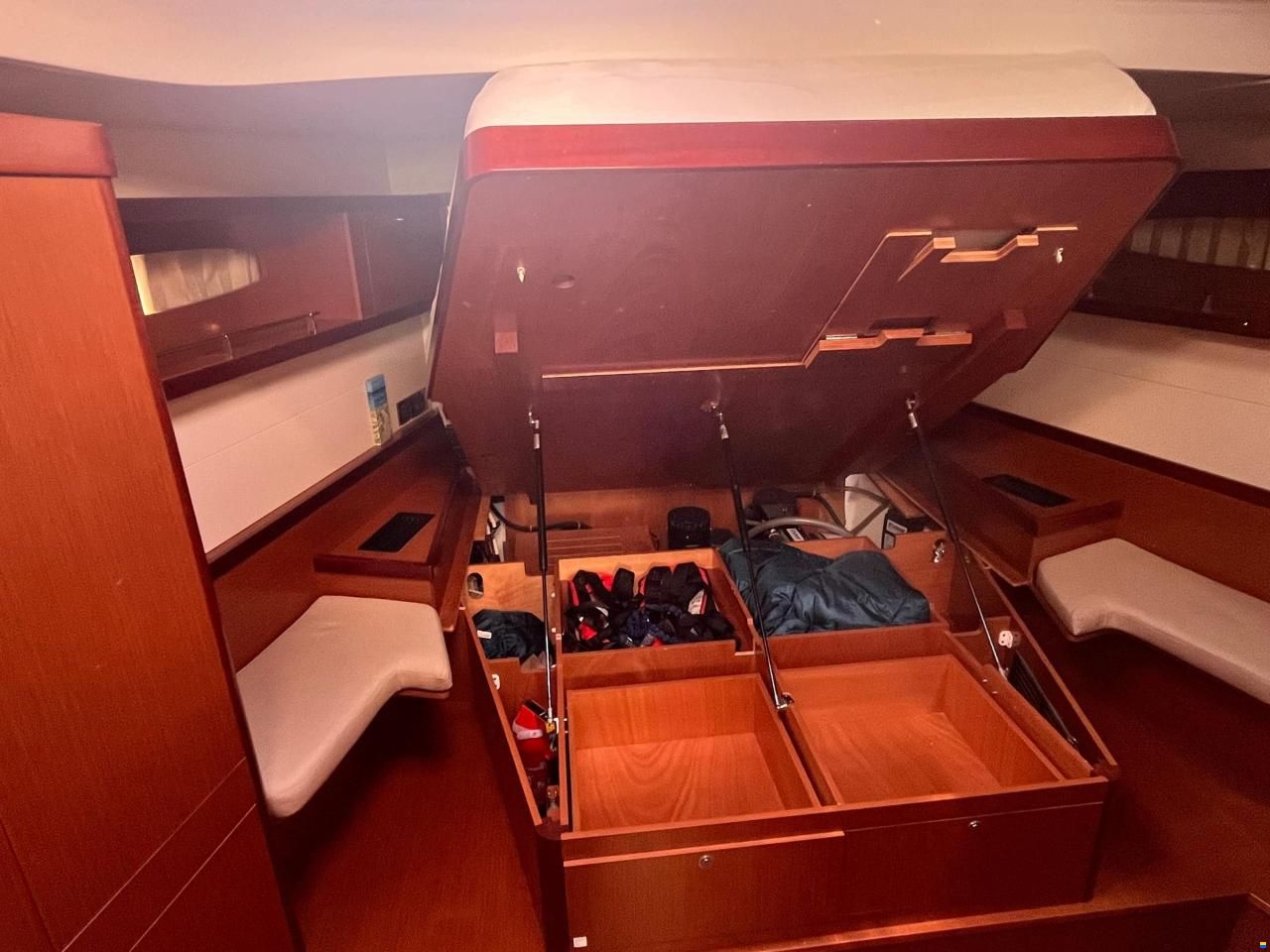 Beneteau Oceanis 58