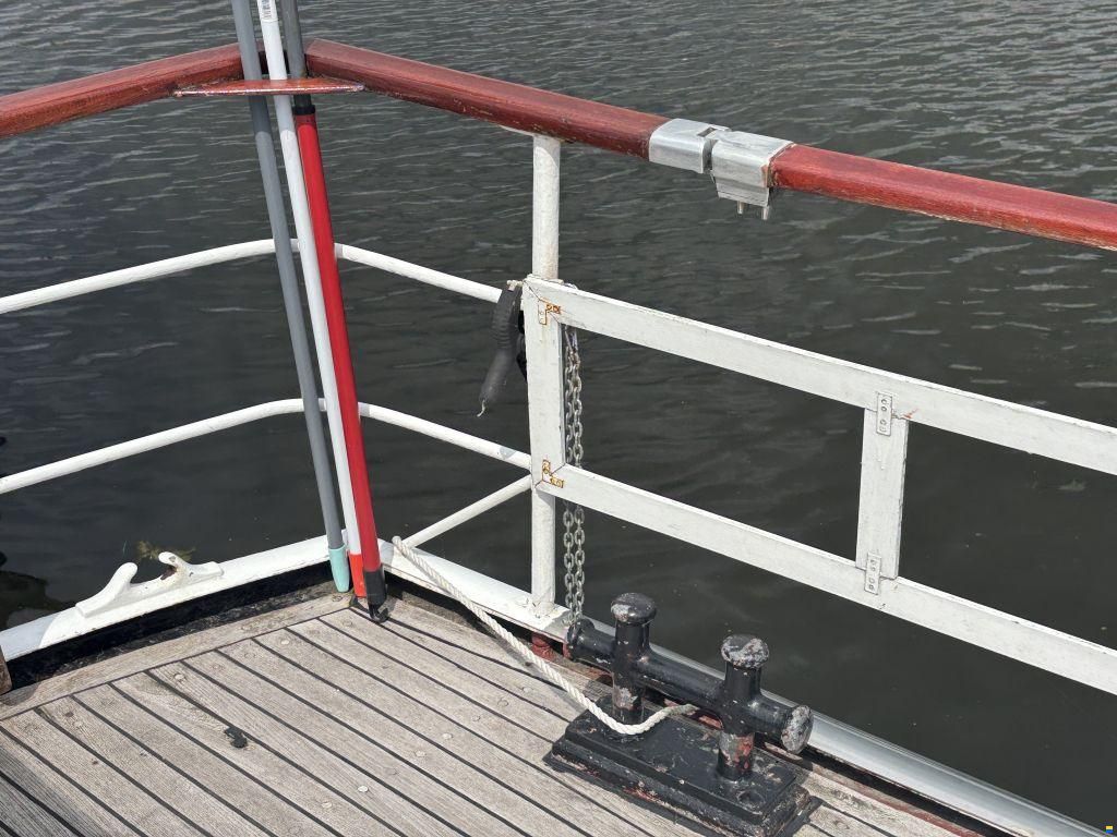 Klassiek motorjacht Directievaartuig