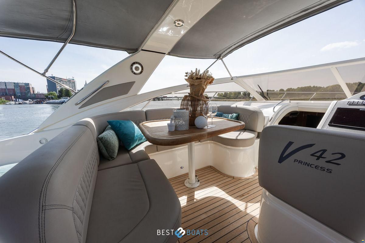 Princess V42