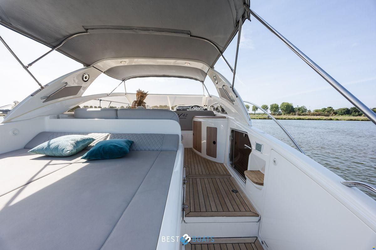 Princess V42