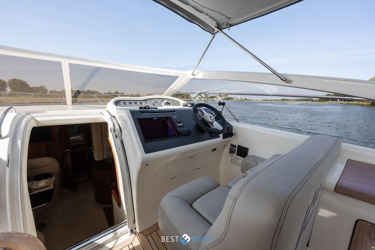 Princess V42