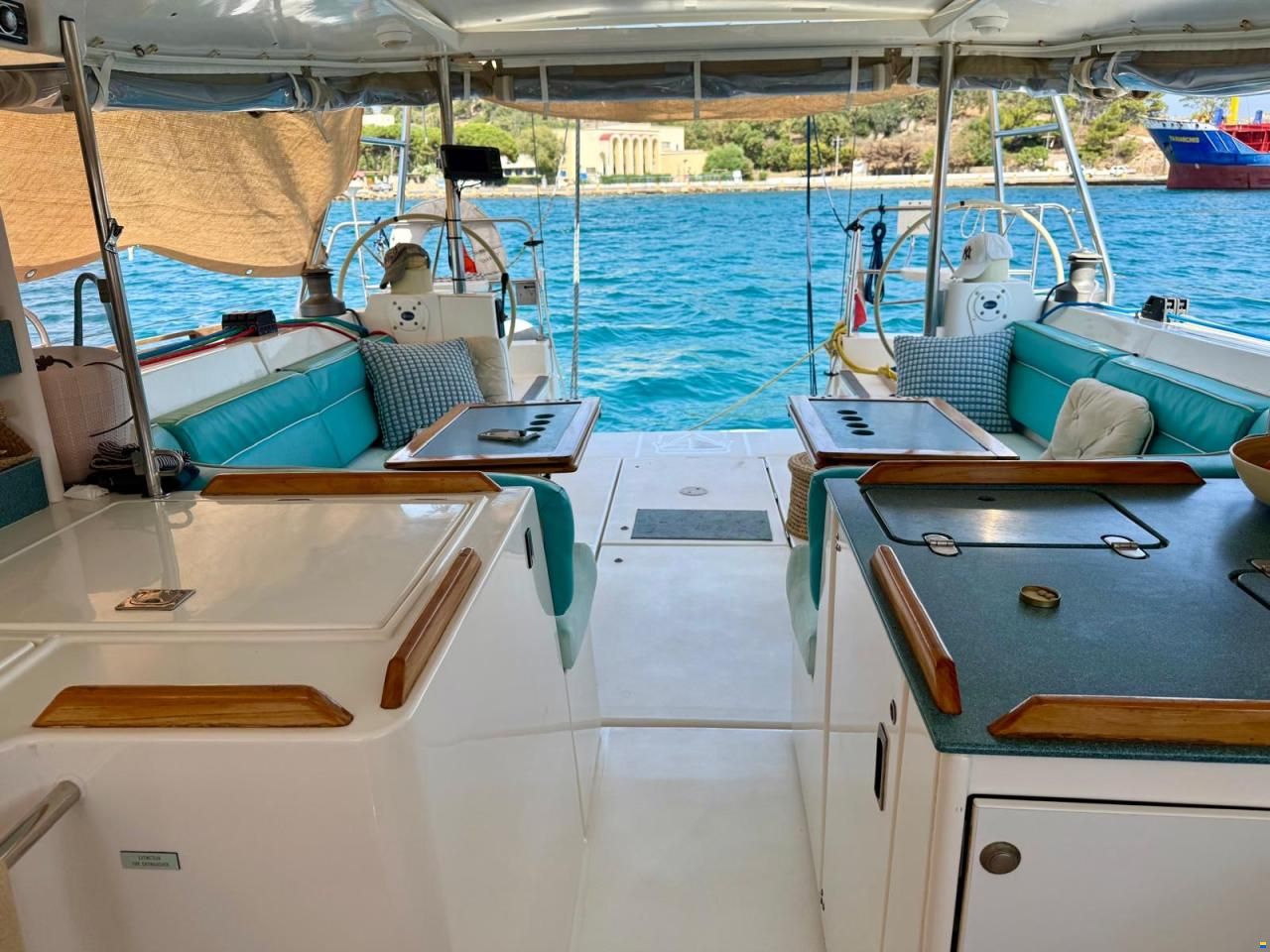 Dufour Atoll 43