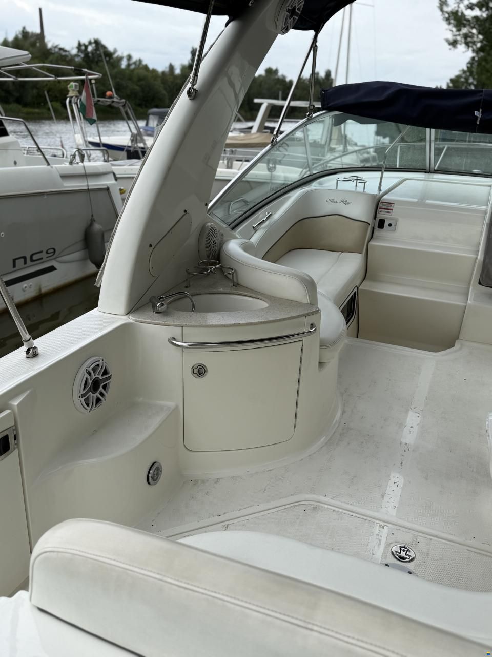 Sea Ray Sundancer 275