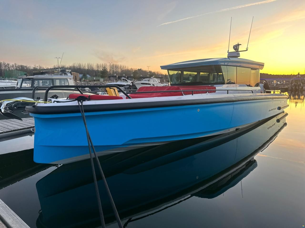 Axopar 37 XC Cross Cabin