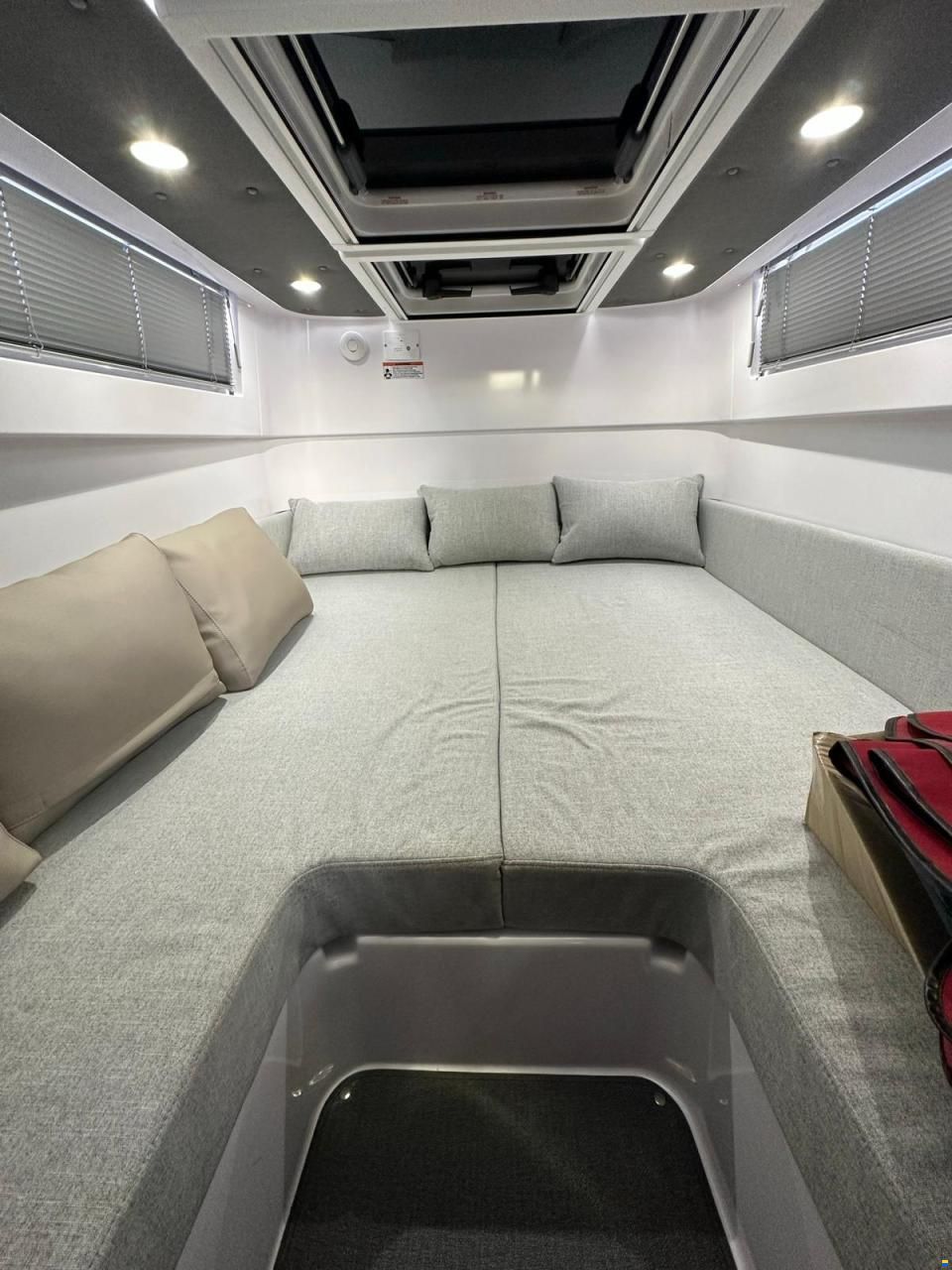Axopar 37 XC Cross Cabin