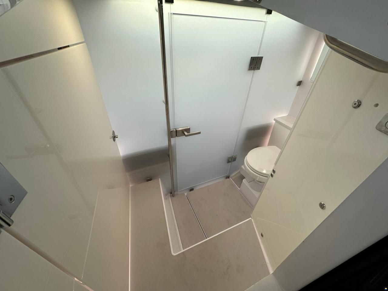 Axopar 37 XC Cross Cabin