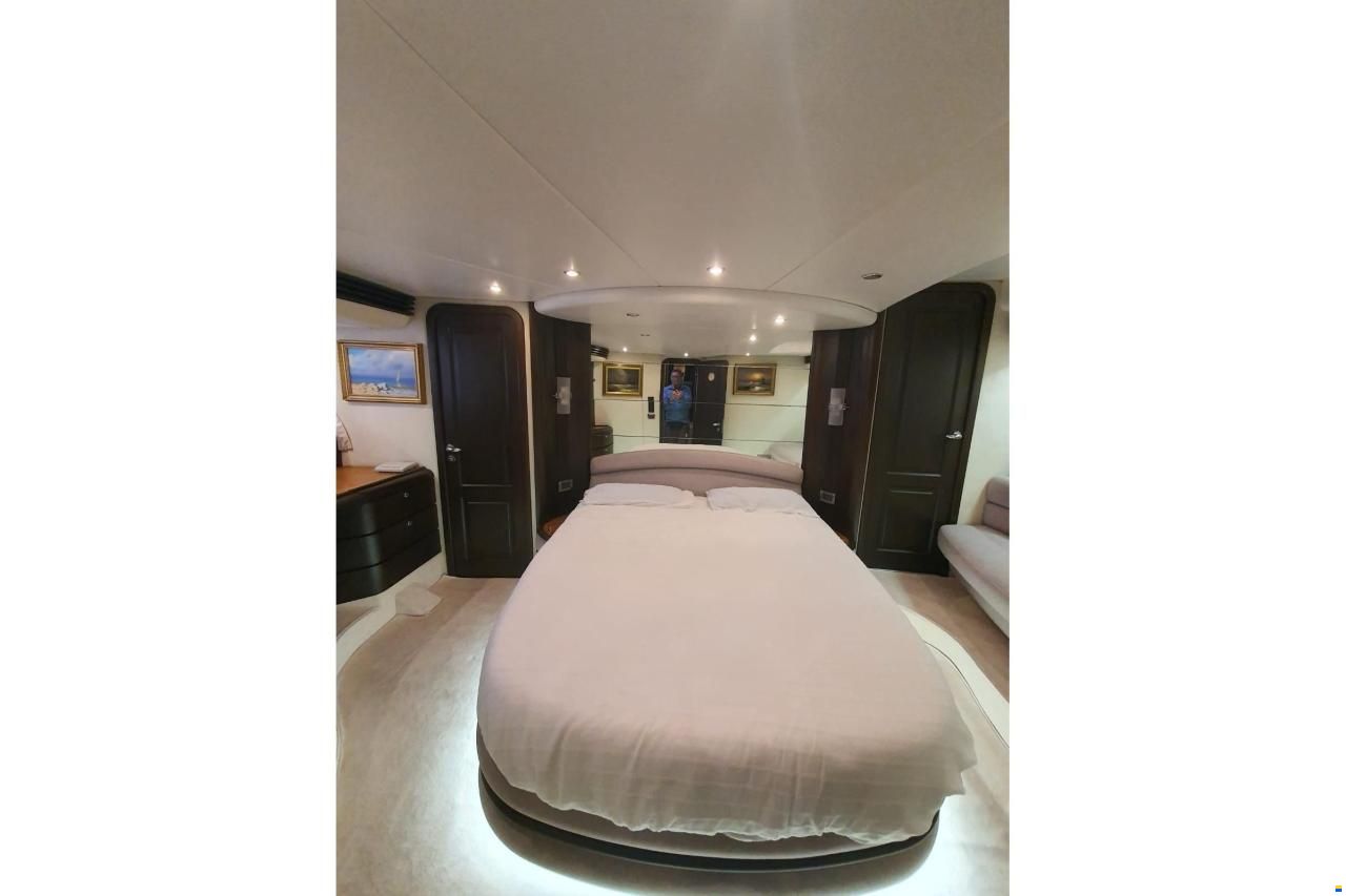 Azimut 68 Plus