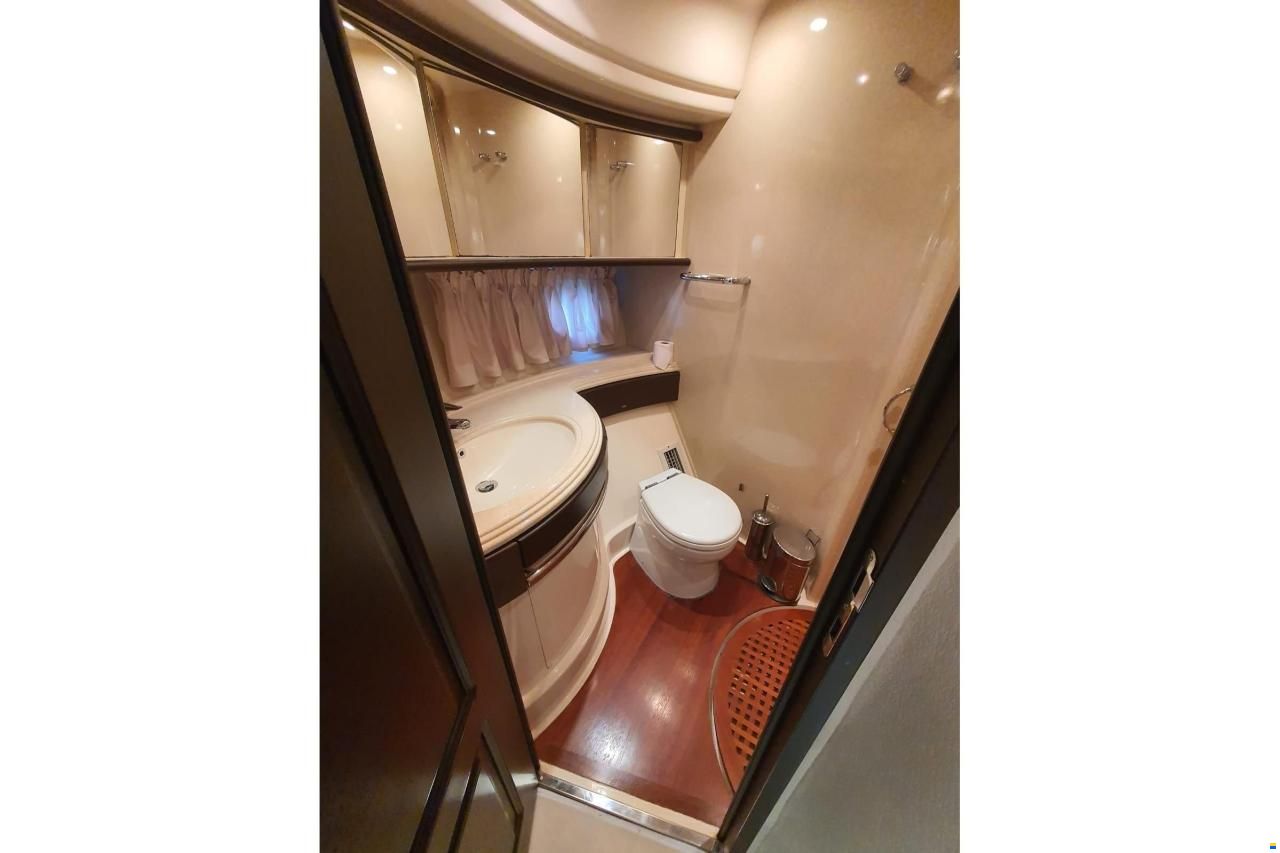Azimut 68 Plus