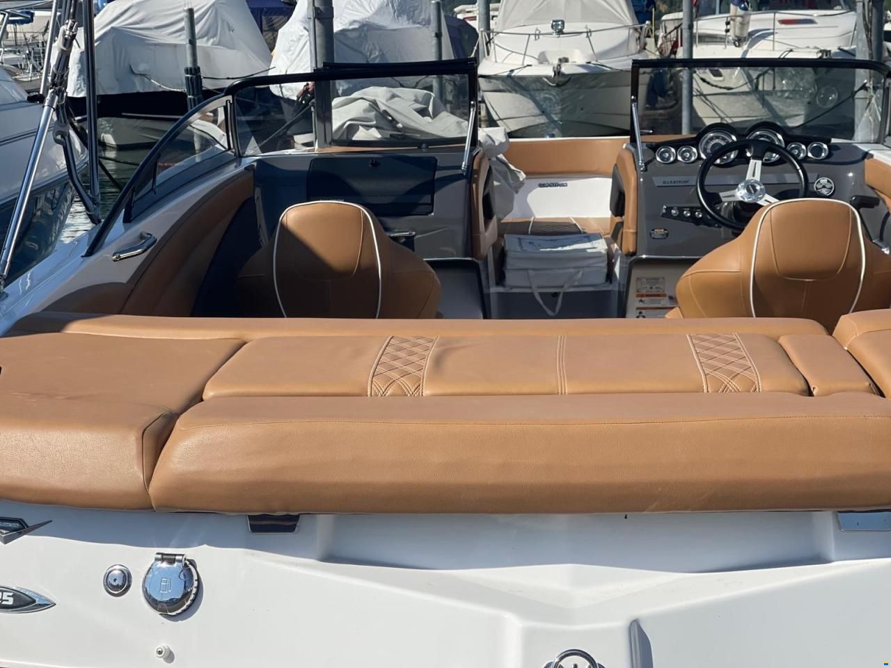 Glastron HH Series GT 225