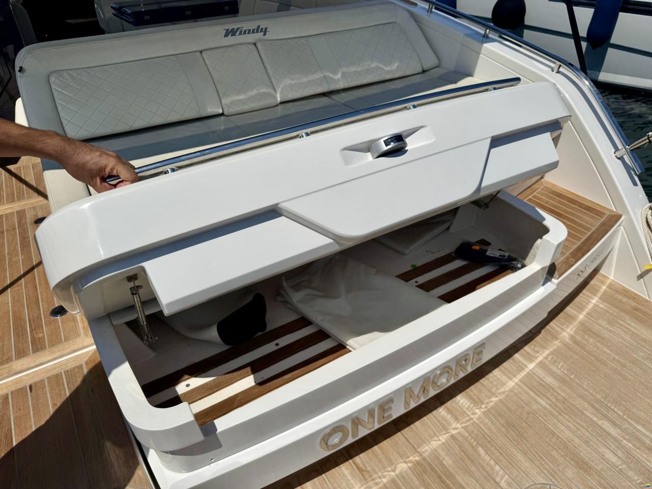 Windy 37 Shamal