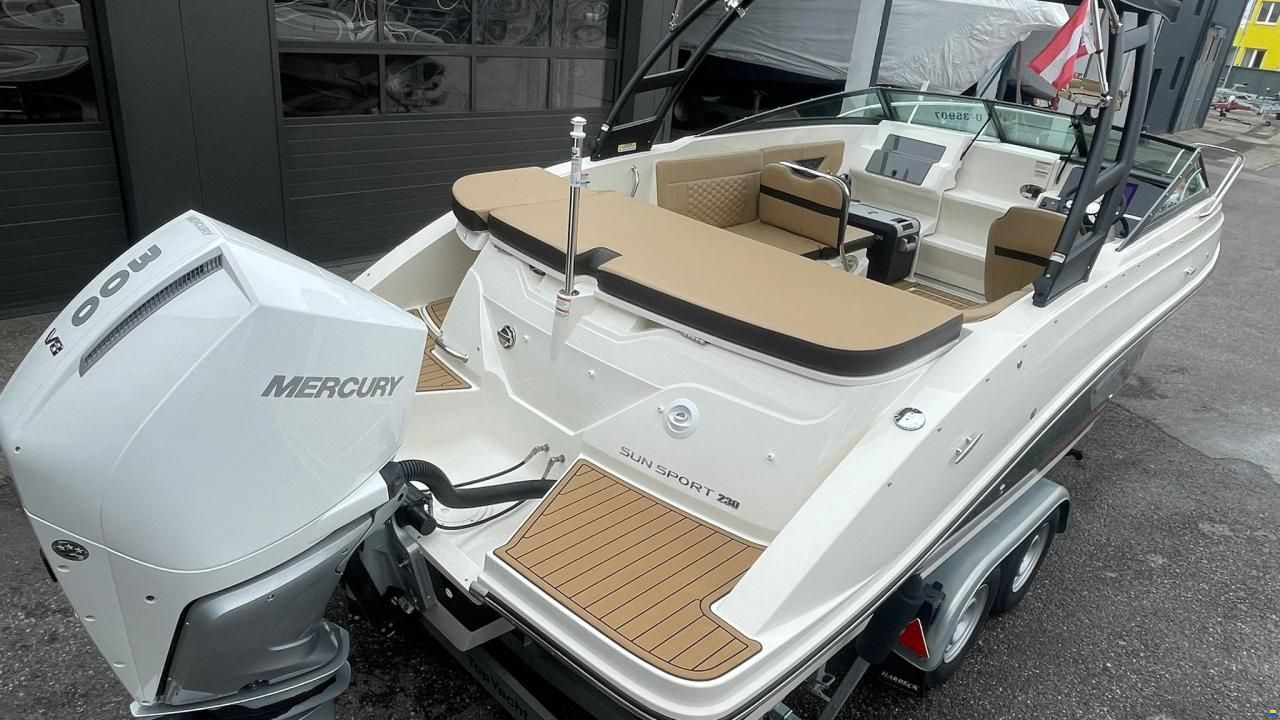Sea Ray Sun Sport 230 Outboard