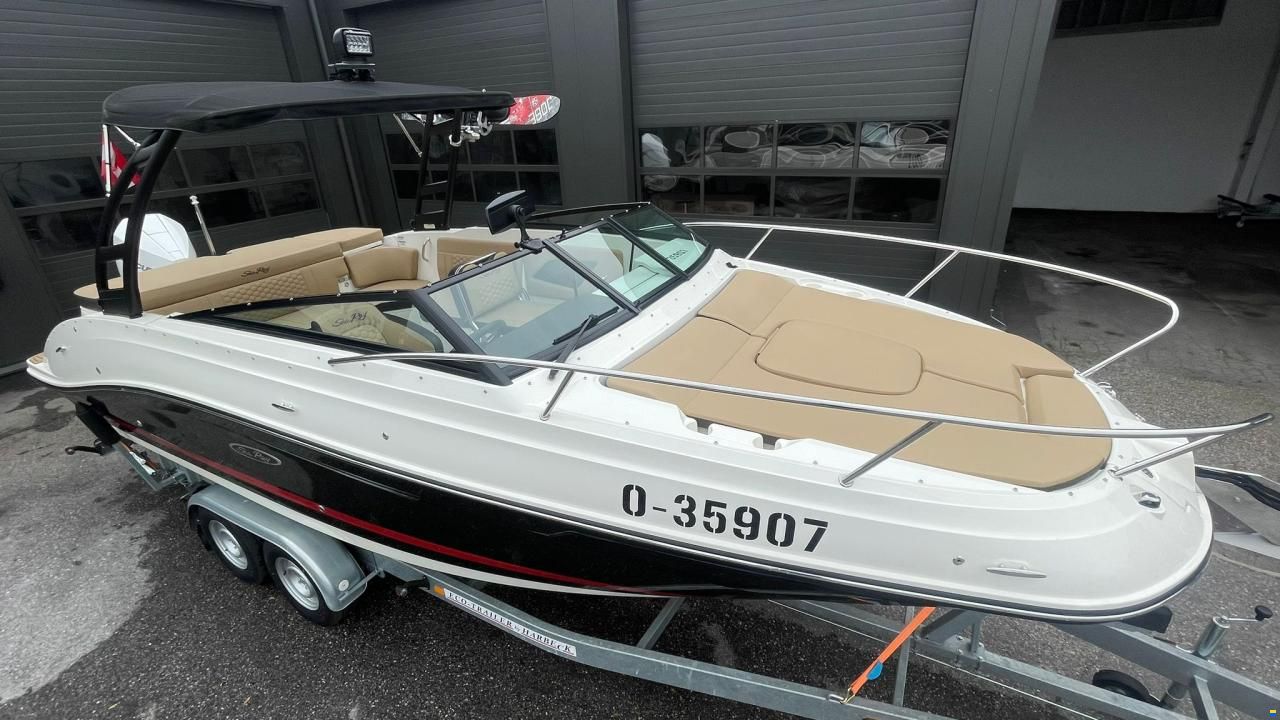 Sea Ray Sun Sport 230 Outboard