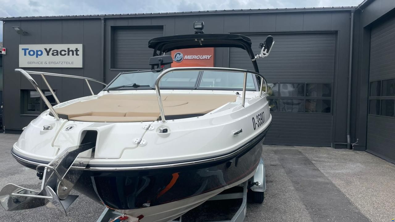 Sea Ray Sun Sport 230 Outboard