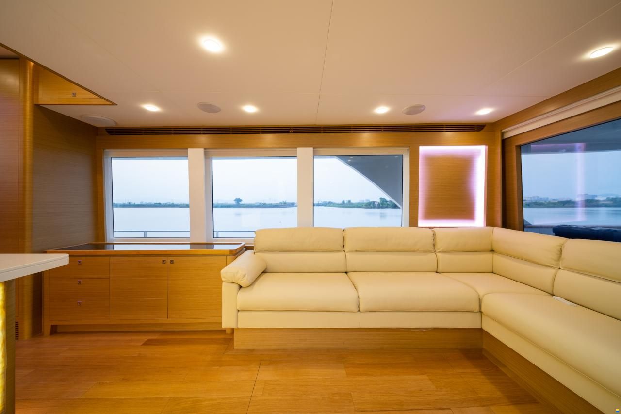 Selene 62 Explorer