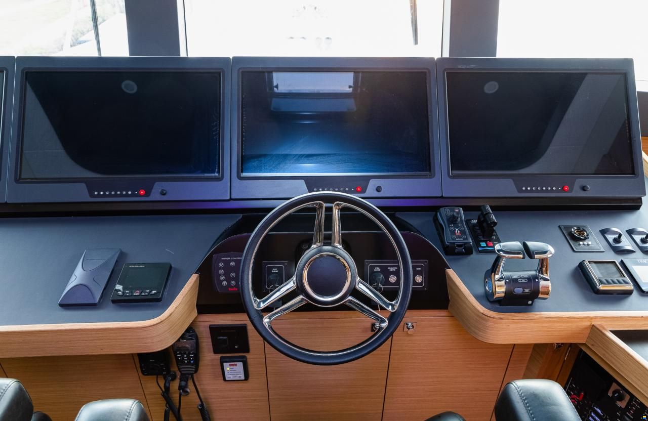 Selene 62 Explorer