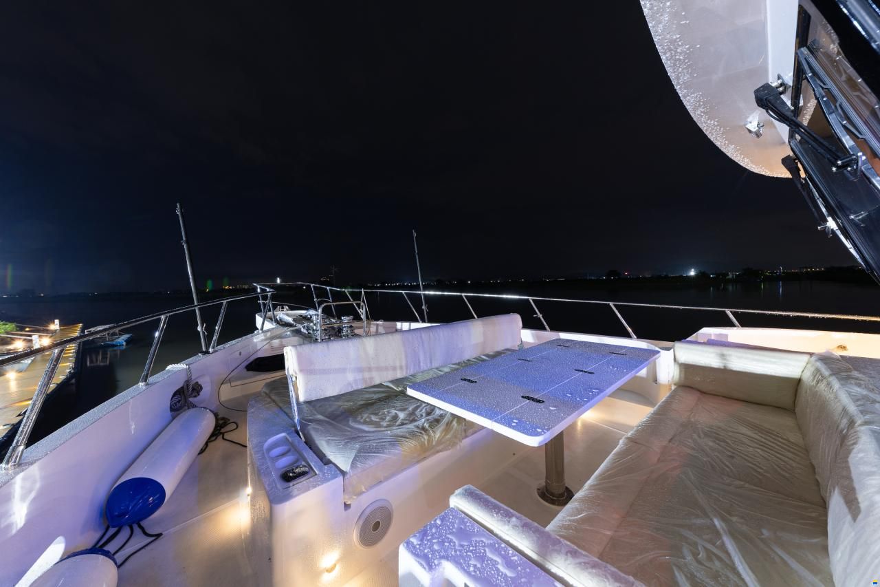 Selene 62 Explorer