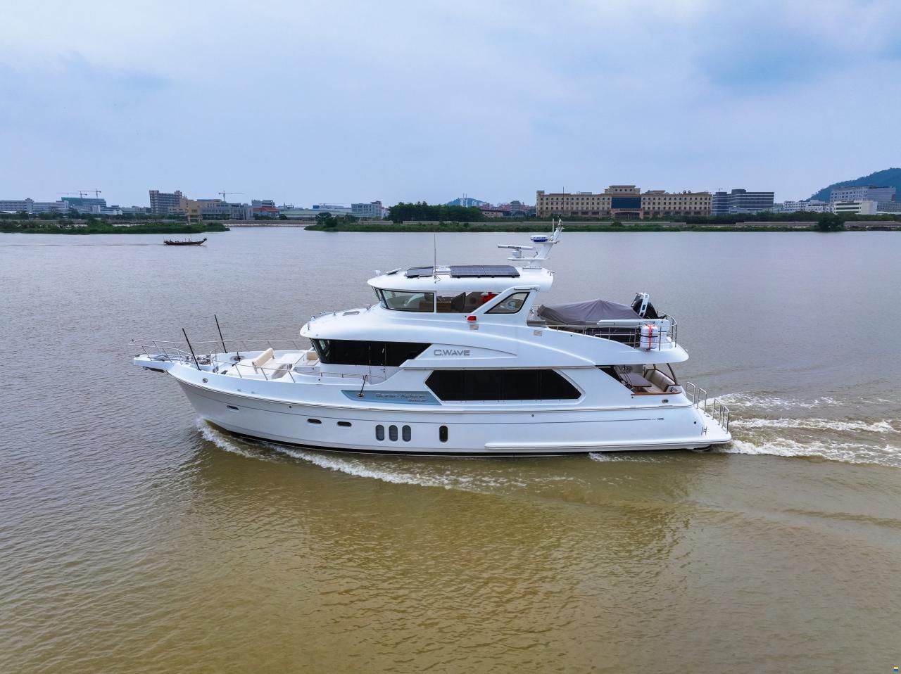 Selene 62 Explorer