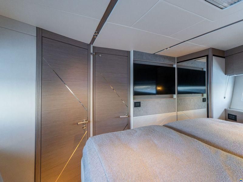 Sunseeker Predator 55 EVO