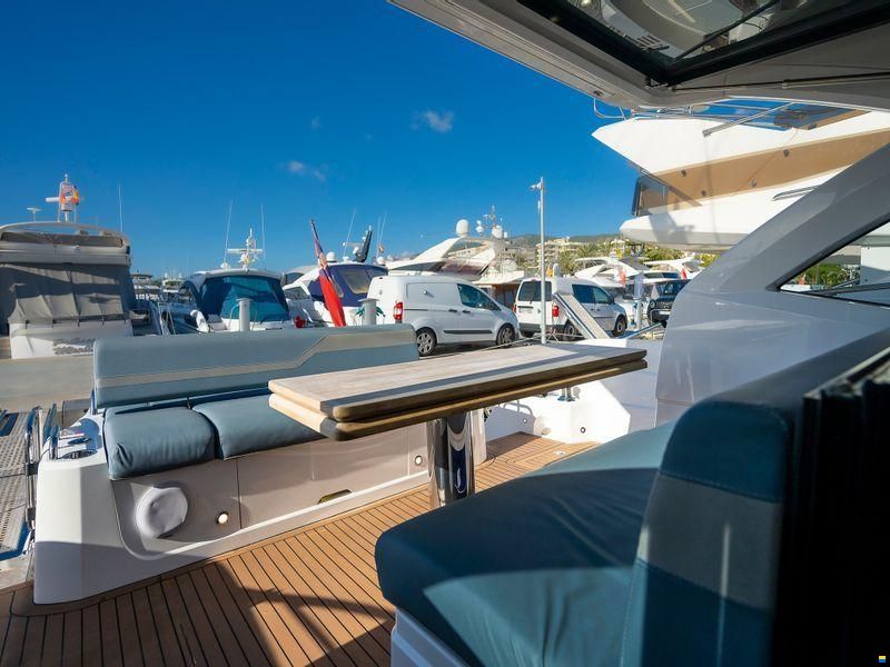 Sunseeker Predator 55 EVO