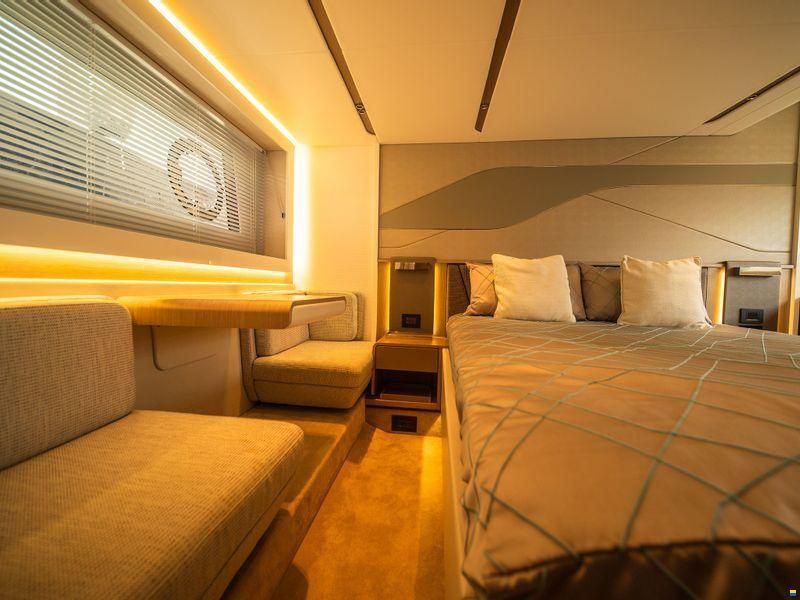 Sunseeker Predator 55 EVO