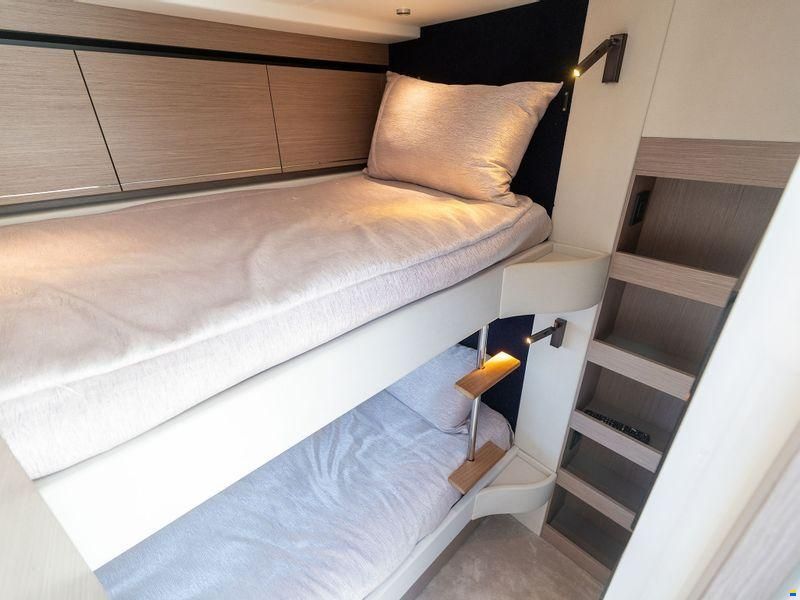 Sunseeker Predator 55 EVO