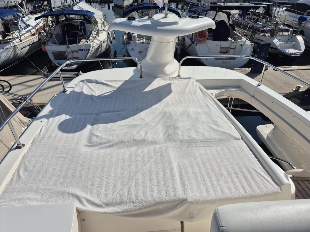 Sealine F37
