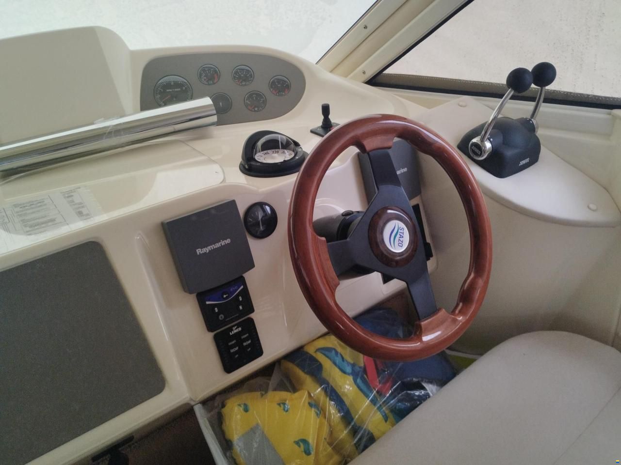 Sealine F37