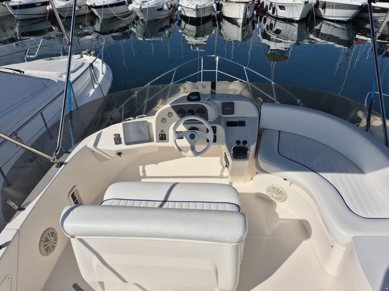 Sealine F37