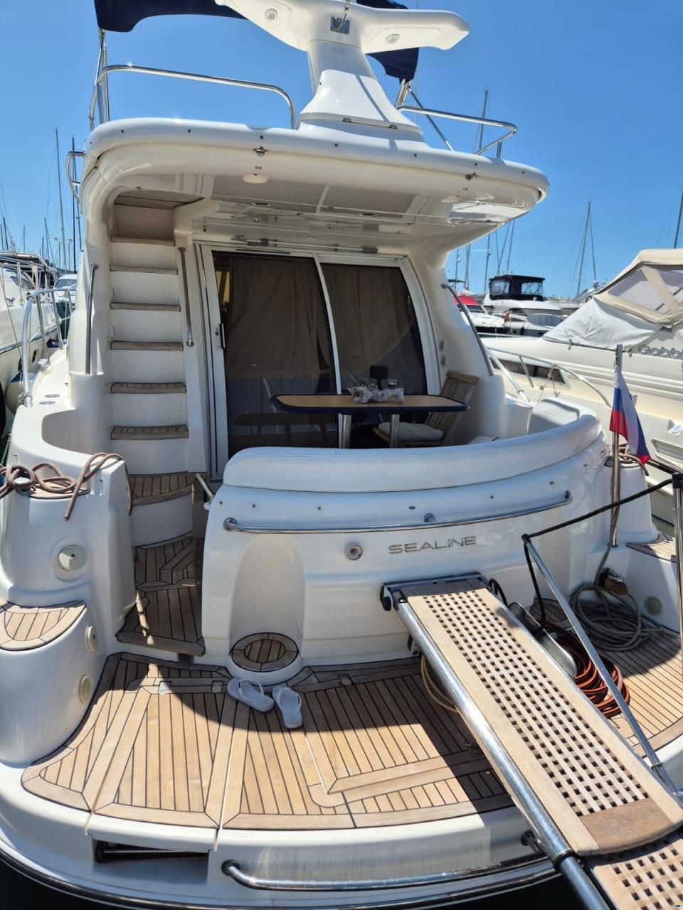 Sealine F37