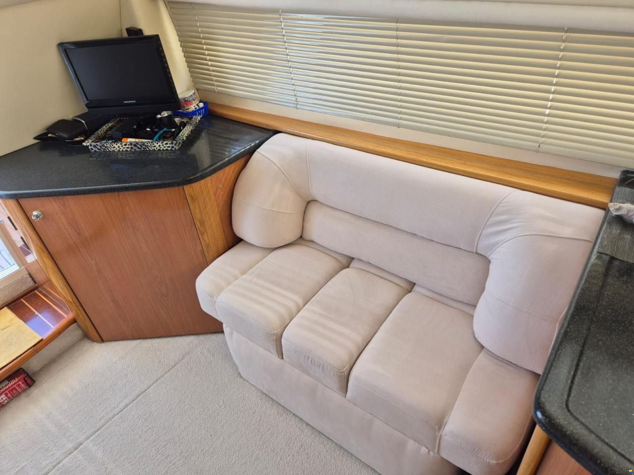 Sealine F37