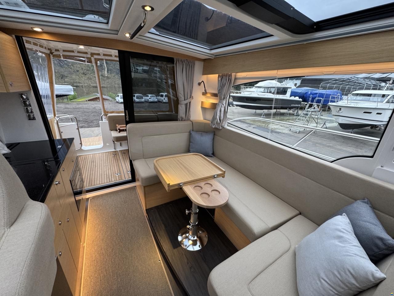 Nimbus 365 Coup&eacute;