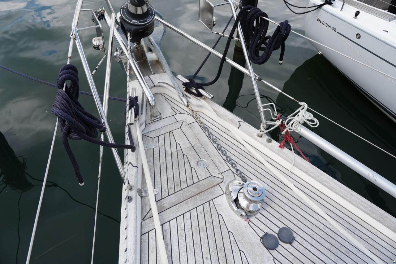 Hallberg-Rassy 37