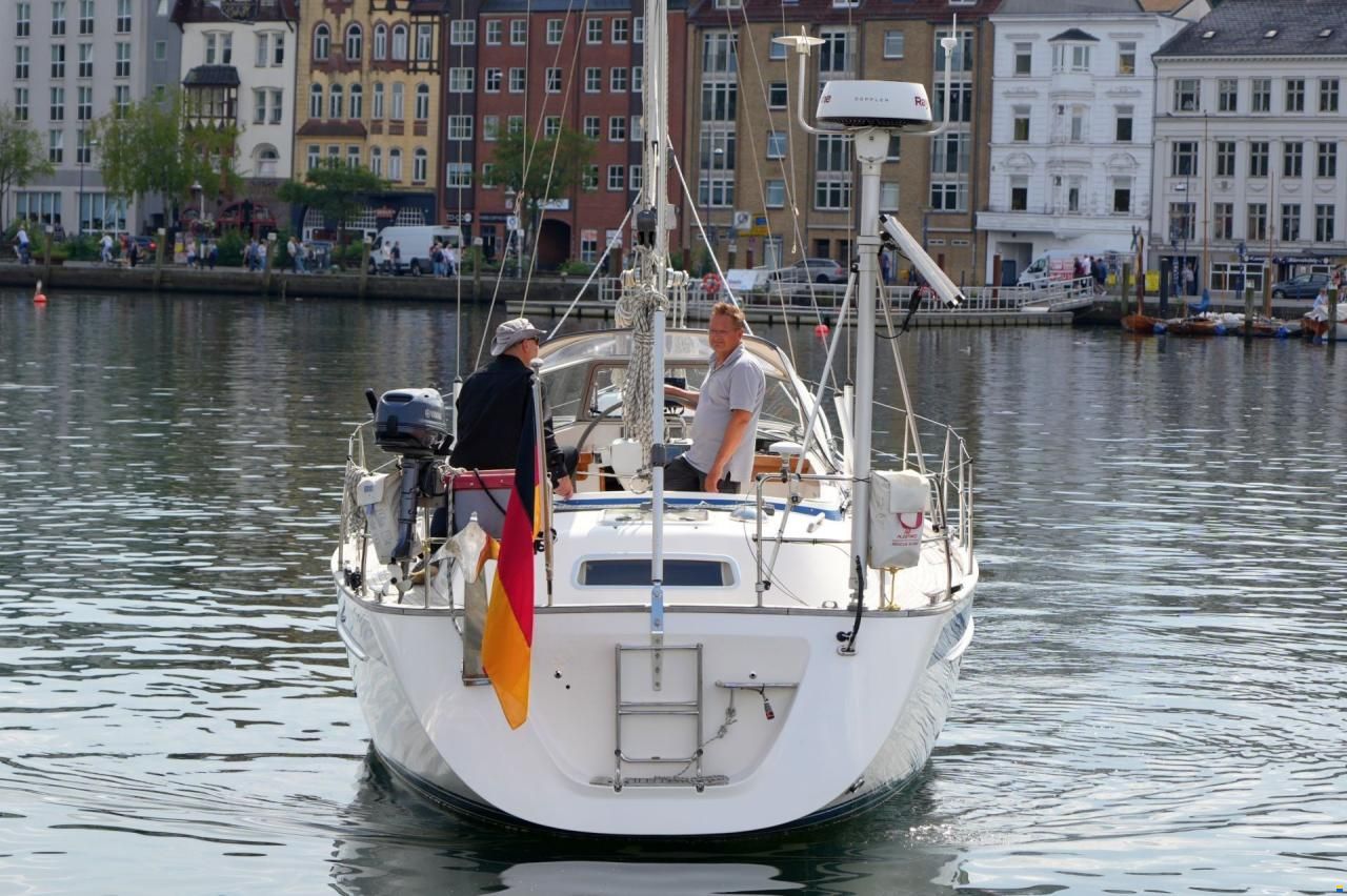 Hallberg-Rassy 37