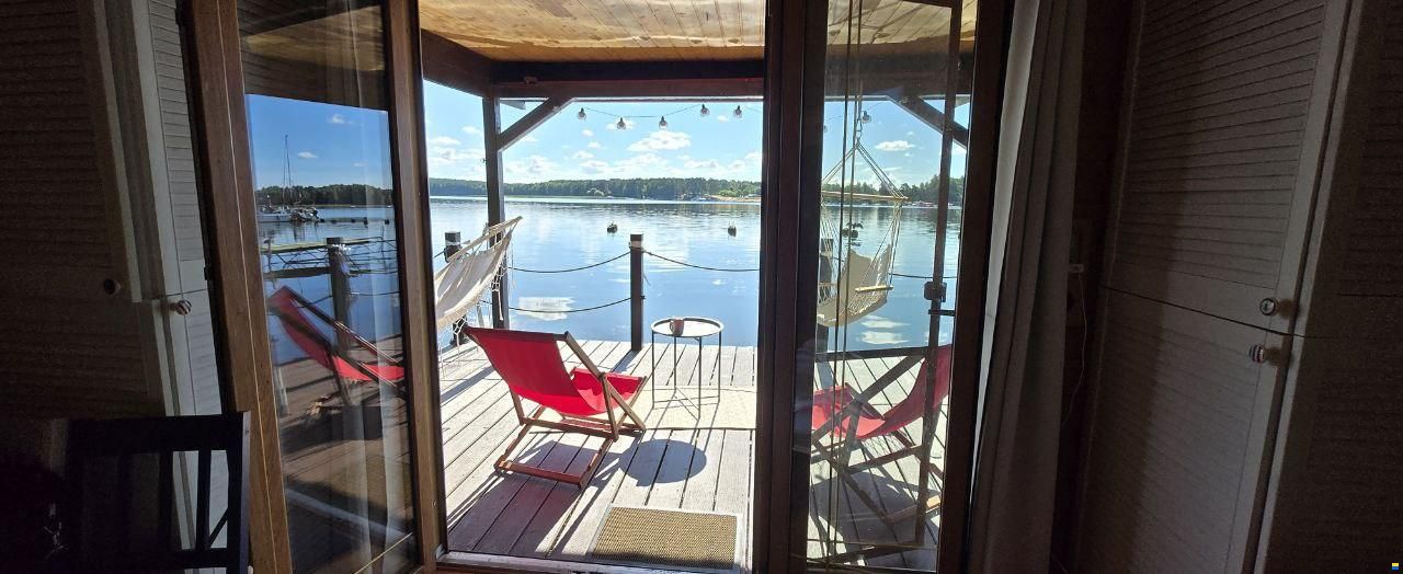 Houseboat with the Soul