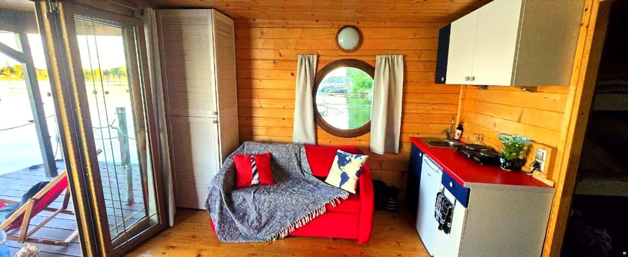 Houseboat with the Soul