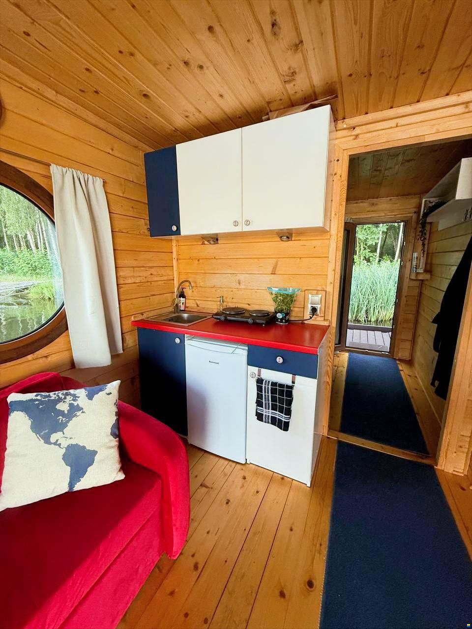 Houseboat with the Soul