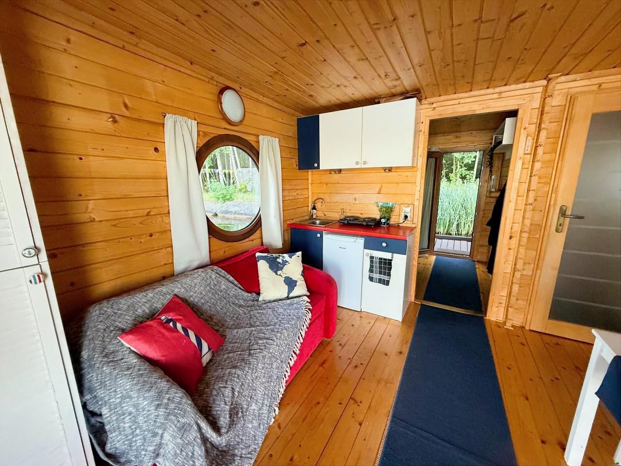 Houseboat with the Soul