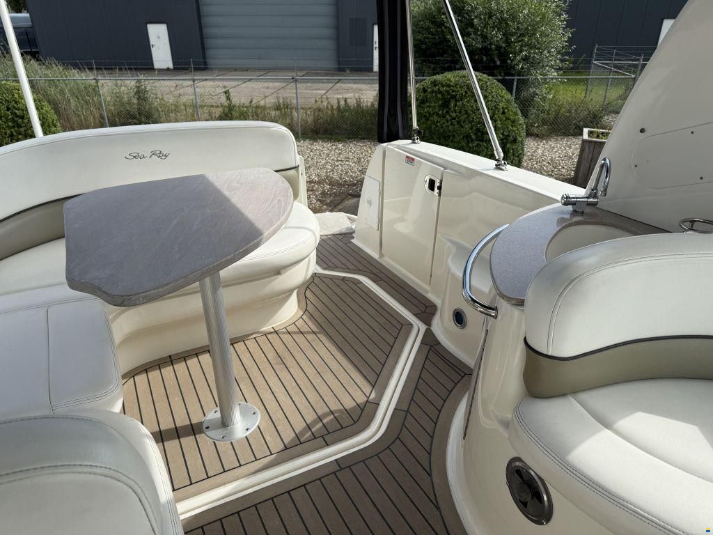 Searay Sundancer 275