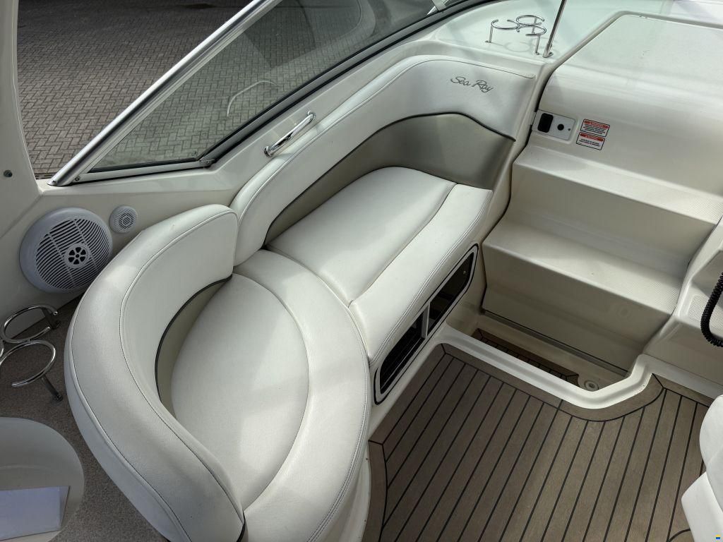 Searay Sundancer 275