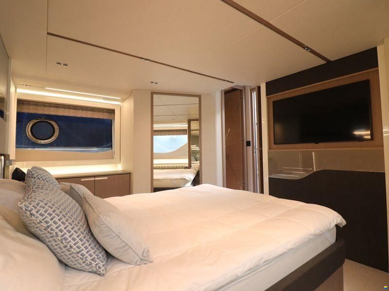 Sunseeker Predator 60 Evo