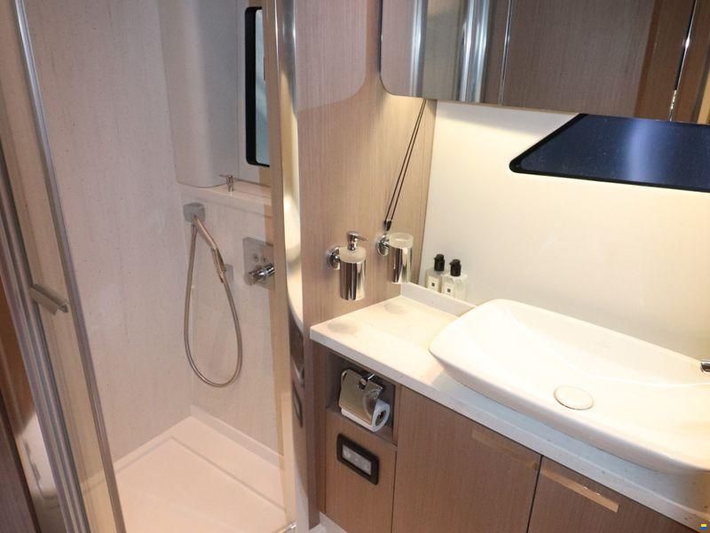 Sunseeker Predator 60 Evo